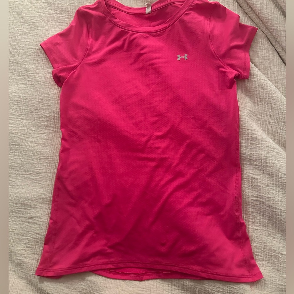 UNDERARMOUR SPORTS TSHIRT